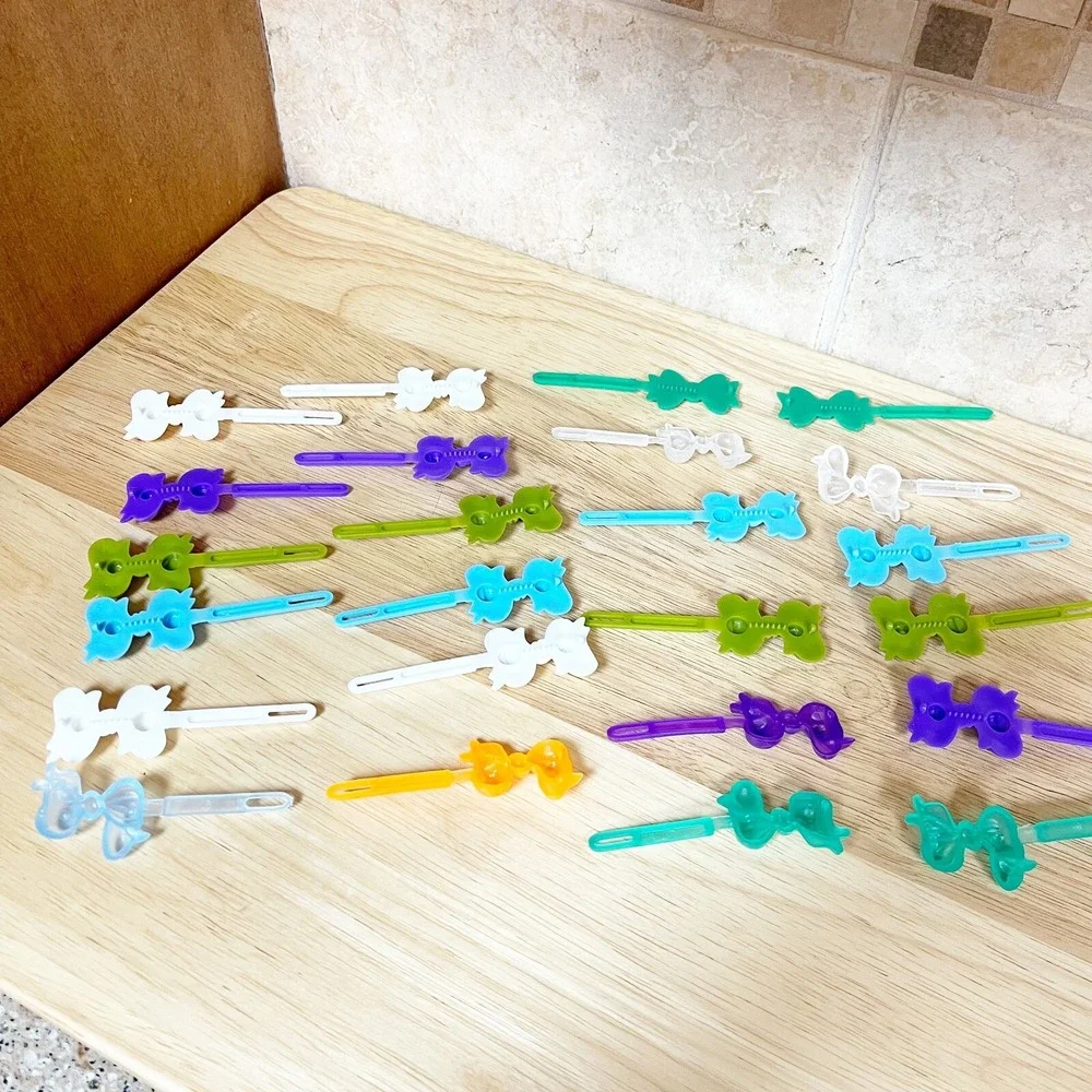 Vintage 80s 90s  Multi-Color Bow Barrettes Plastic Snap Tight Girls Goody Cutie